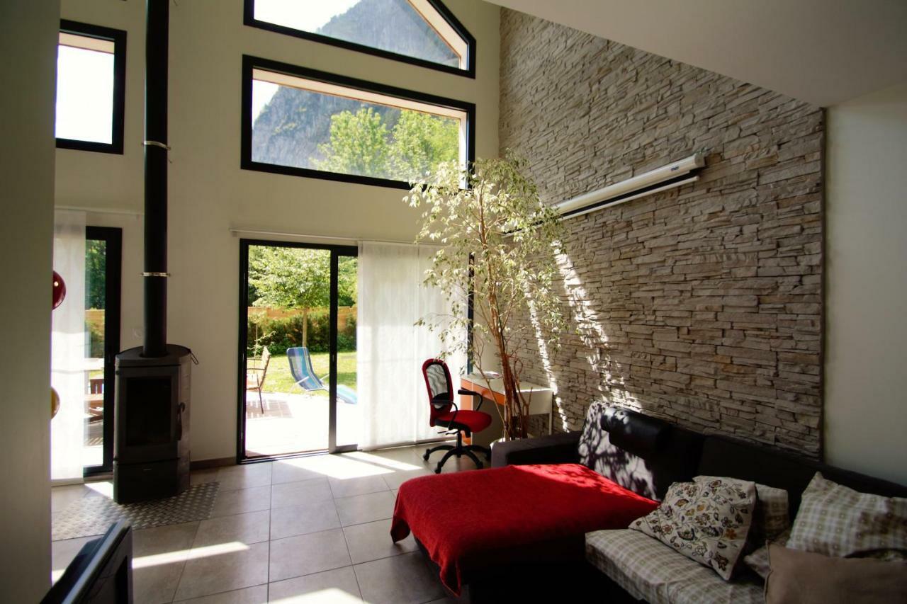 #Lemasdoisans Au Pied De L'Alpe D'Huez Via Bourg D'Oisans L'Etoile Des Glaciers Le Bourg-d'Oisans Luaran gambar