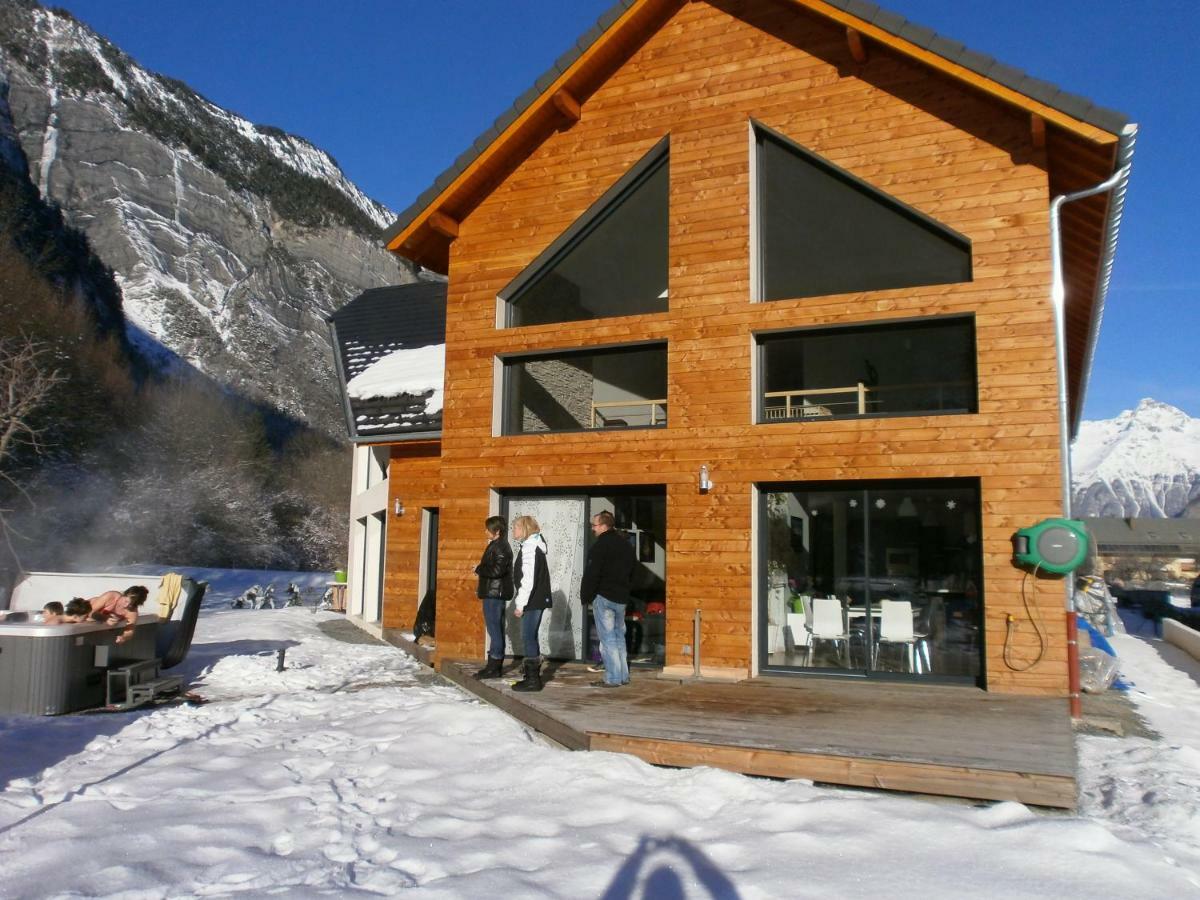 #Lemasdoisans Au Pied De L'Alpe D'Huez Via Bourg D'Oisans L'Etoile Des Glaciers Le Bourg-d'Oisans Luaran gambar